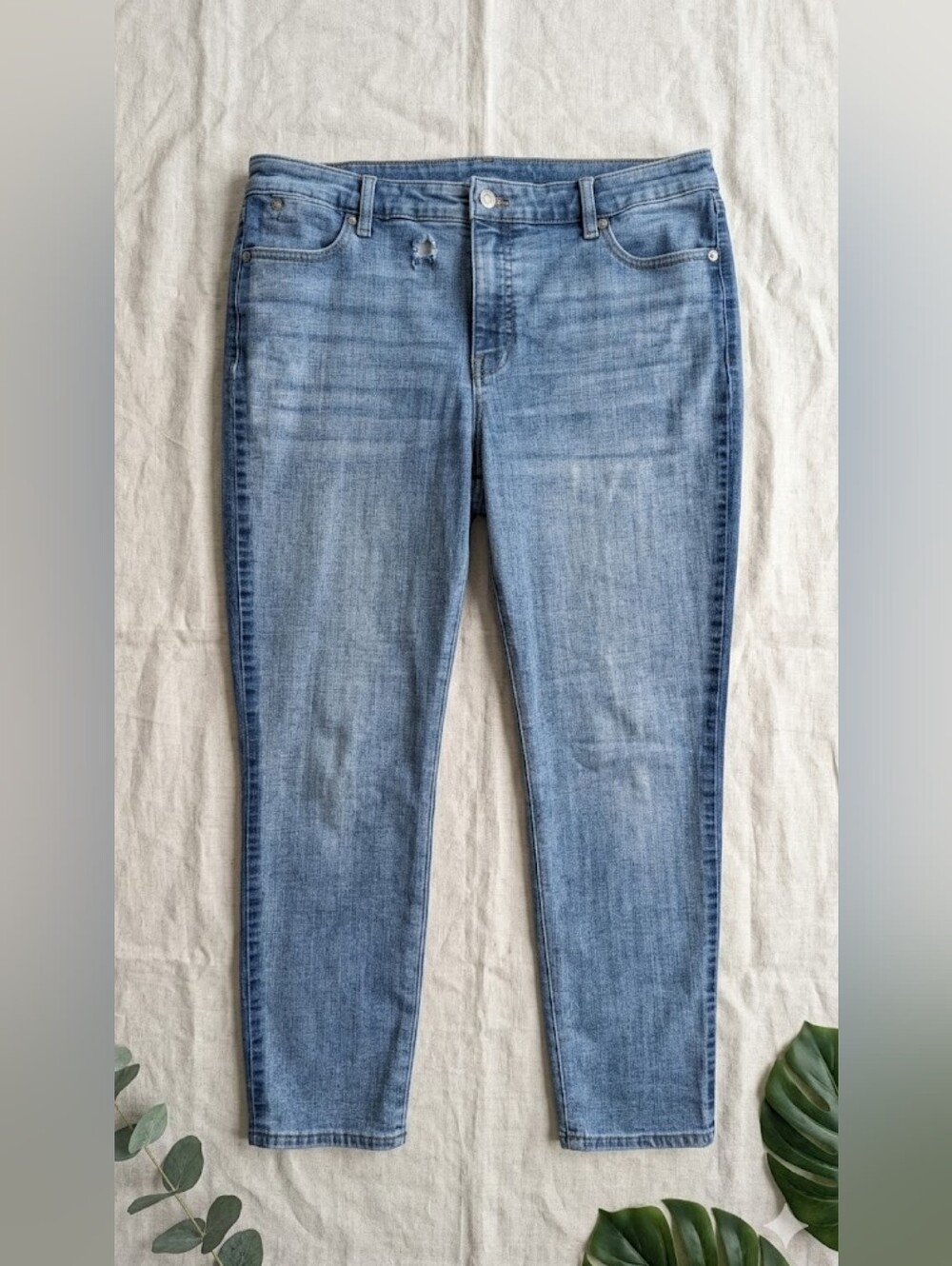 Talbots Petite Slim Leg Jeans Panama Wash Denim Thrashed Distressed Grunge